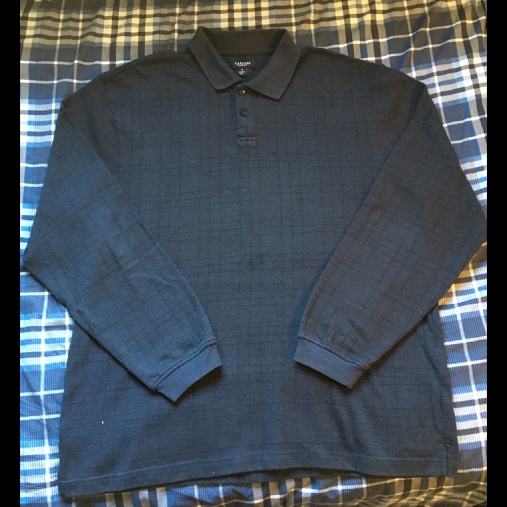 Van Heusen.  Gray Long Sleeve Collared Shirt.  XL